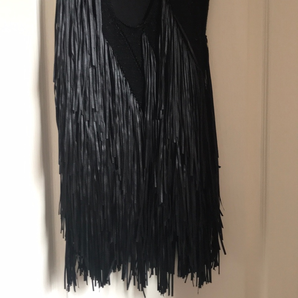 Black dress with fringe open back - Picture 6 of 8